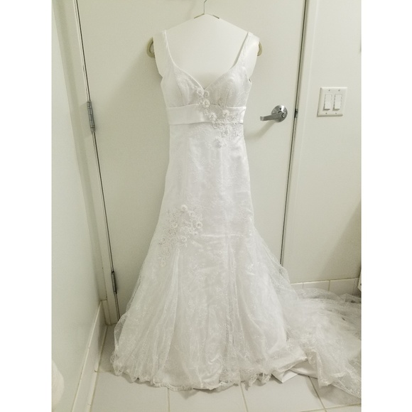 Never worn Bridal gown (bought for $1600!!!) - Picture 1 of 9